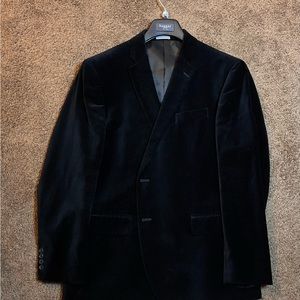 Men’s black velvet blazer jacket.